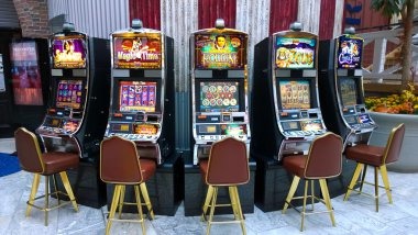 Live casino tables on mobile including blackjack and roulette